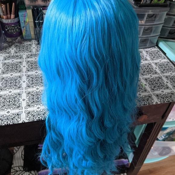 Roland Blue 28 Inch Synthetic Wig - Picture 9 of 11
